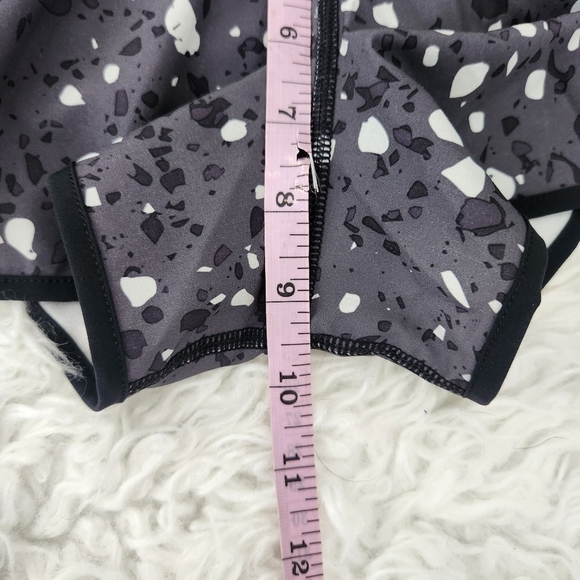 Smartwool Women's Active Lined Short. Regular fit Interior drawcord 2.75” inseam - Picture 6 of 10